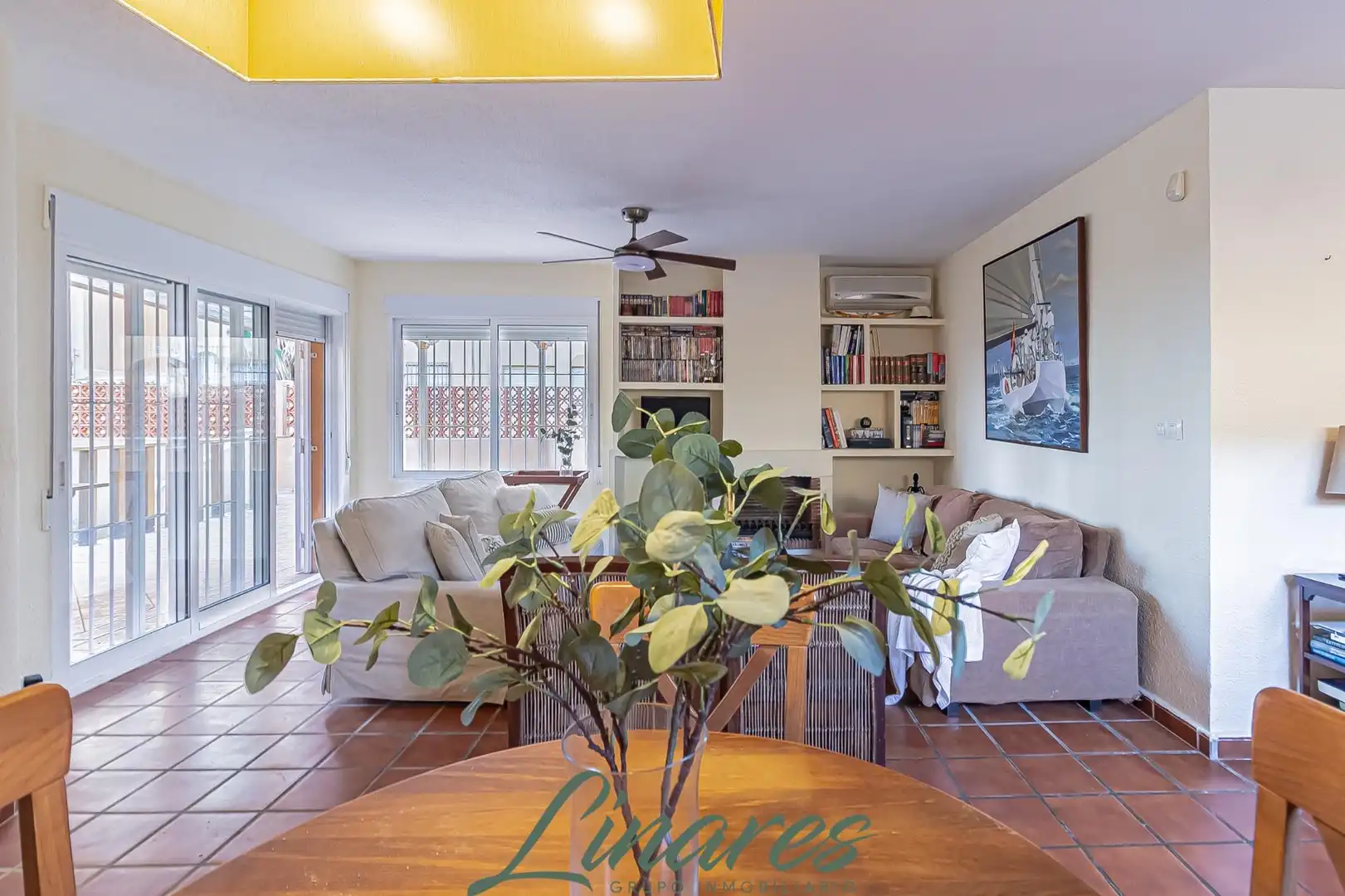 Sala d'estar de Casa o xalet en venda en La Manga del Mar Menor amb Aire condicionat, Jardí privat i Terrassa