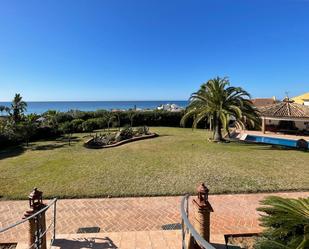 Jardí de Casa o xalet de lloguer en Marbella amb Aire condicionat, Terrassa i Piscina