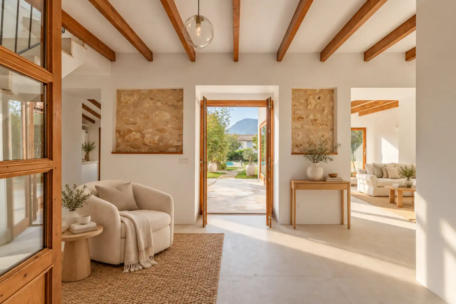 Esta encantadora casa de pueblo, con más de 150 años de historia, ha sido completamente renovada, convirtiéndola en una elegante r, imatge 2