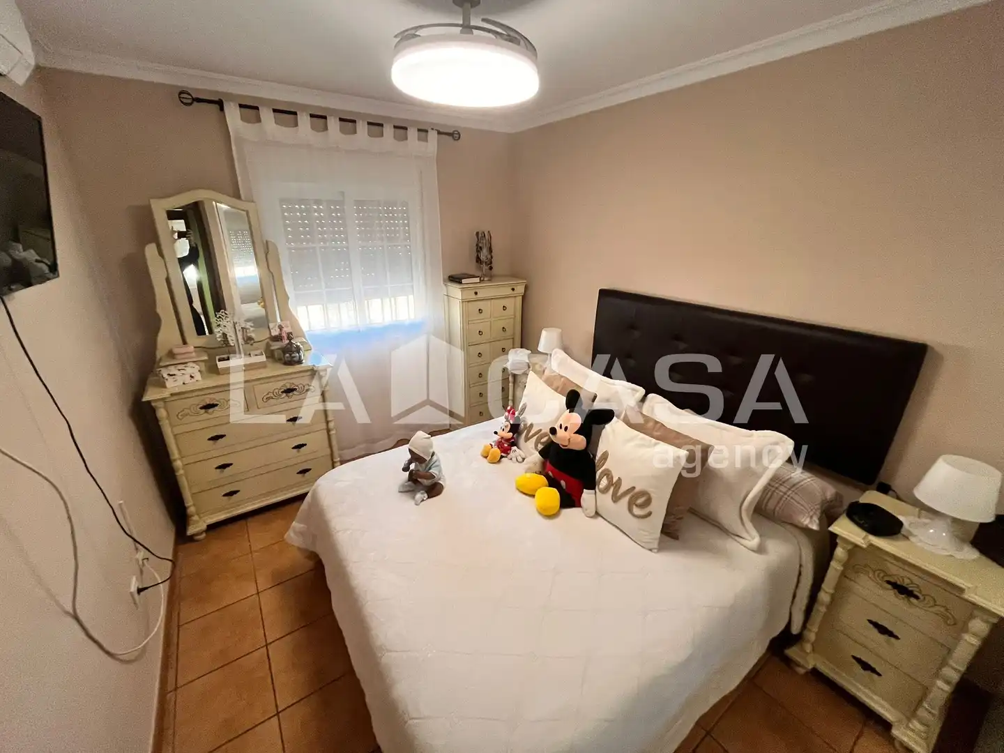 Schlafzimmer von Einfamilien-Reihenhaus zum Verkauf in Algeciras mit Klimaanlage, Abstellraum und Schwimmbad