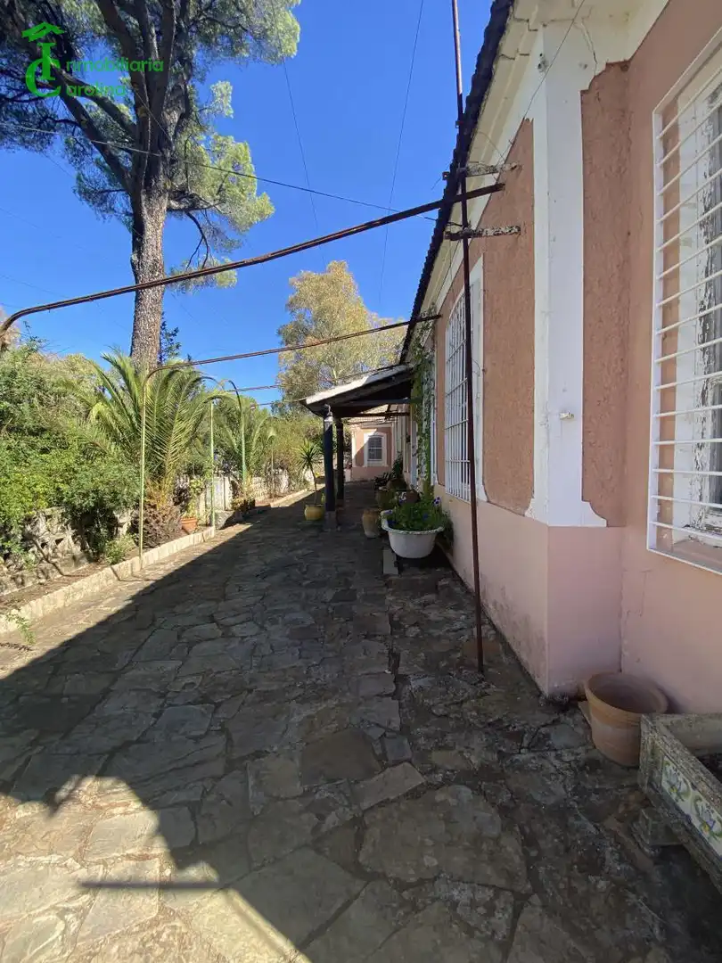 Vista exterior de Casa o xalet en venda en Baños de la Encina amb Piscina