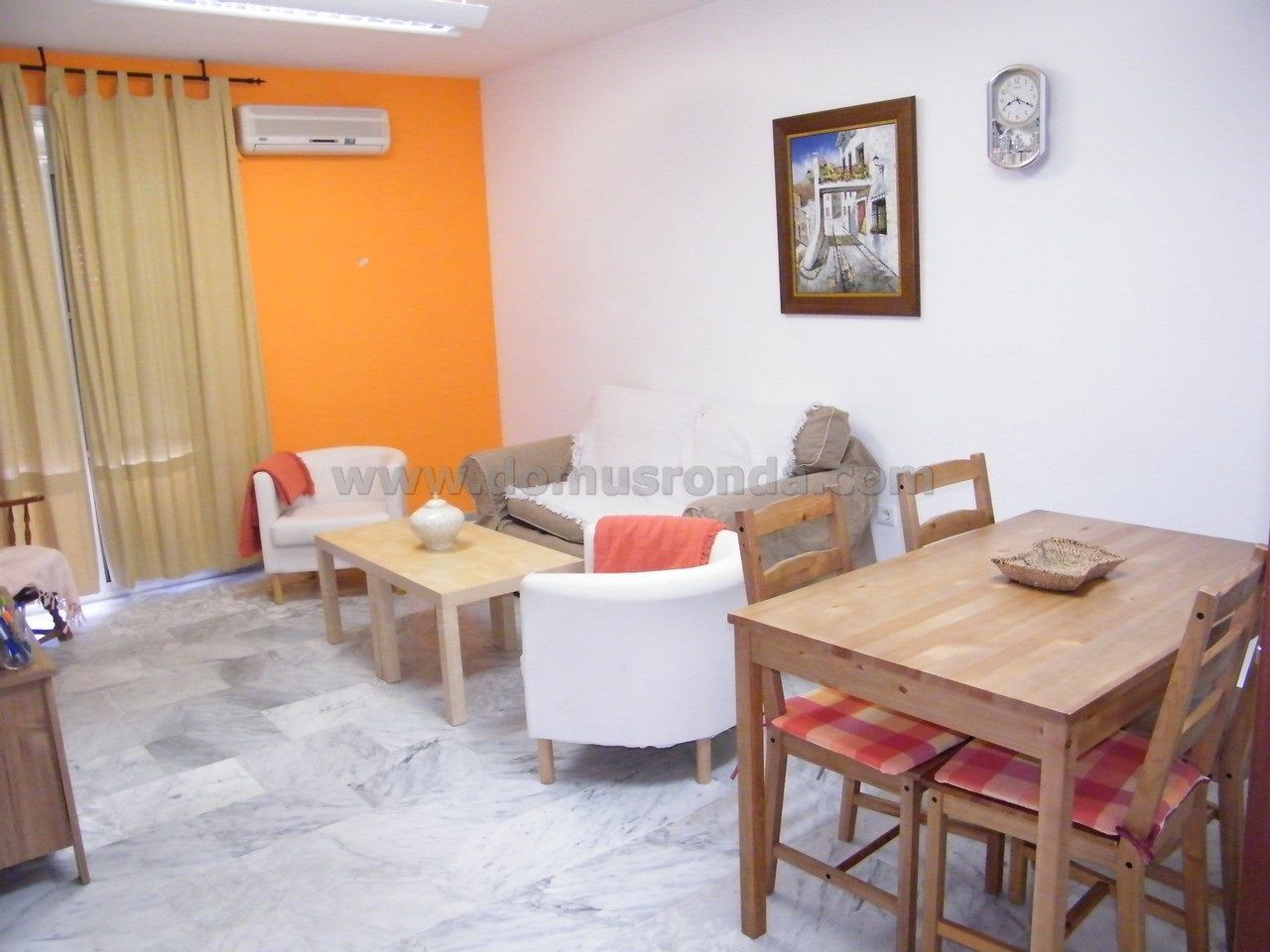 Comedor de Piso en venta en Ronda con Aire acondicionado, Terraza y Amueblado