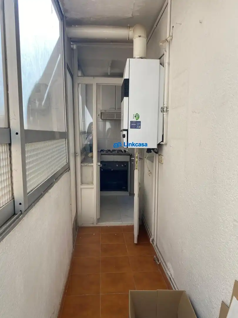 Cuina de Pis en venda en Madrid amb Calefacció, Parquet i Terrassa