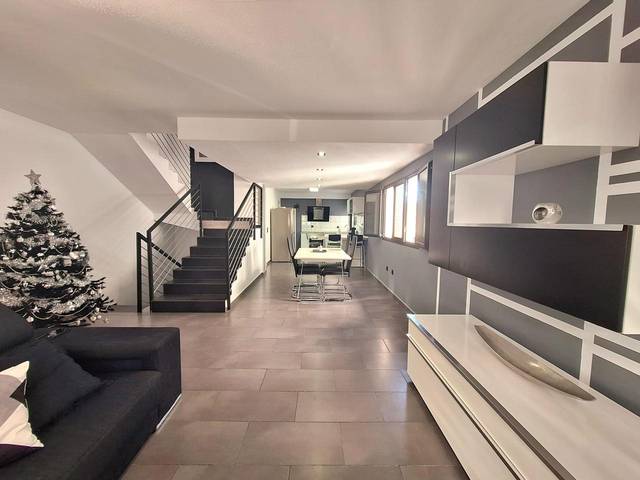 Casa adosada en Alquiler en Montaña De Humiaga en Juan XXIII