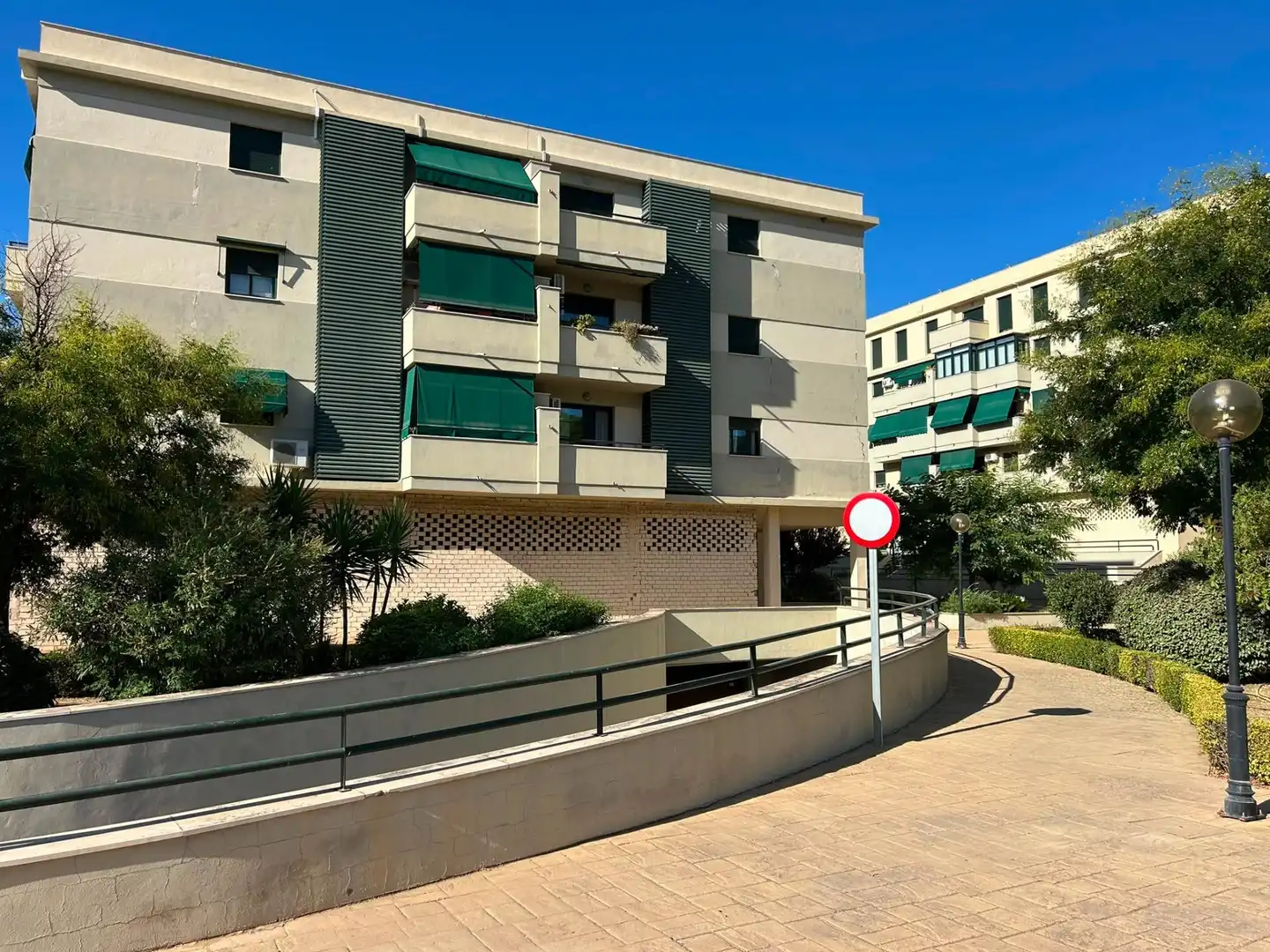 Vista exterior de Garatge en venda en Antequera