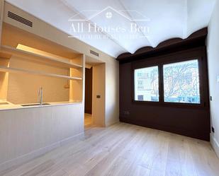 Bedroom of Flat for sale in  Barcelona Capital  with Air Conditioner, Heating and Parquet flooring