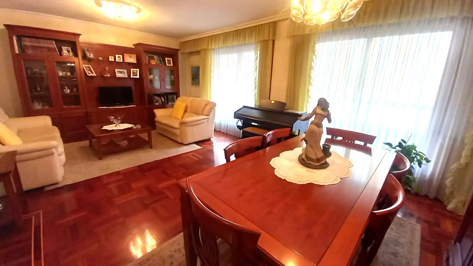 Sala de estar de Piso en venta en Aranda de Duero con Calefacción, Parquet y Terraza