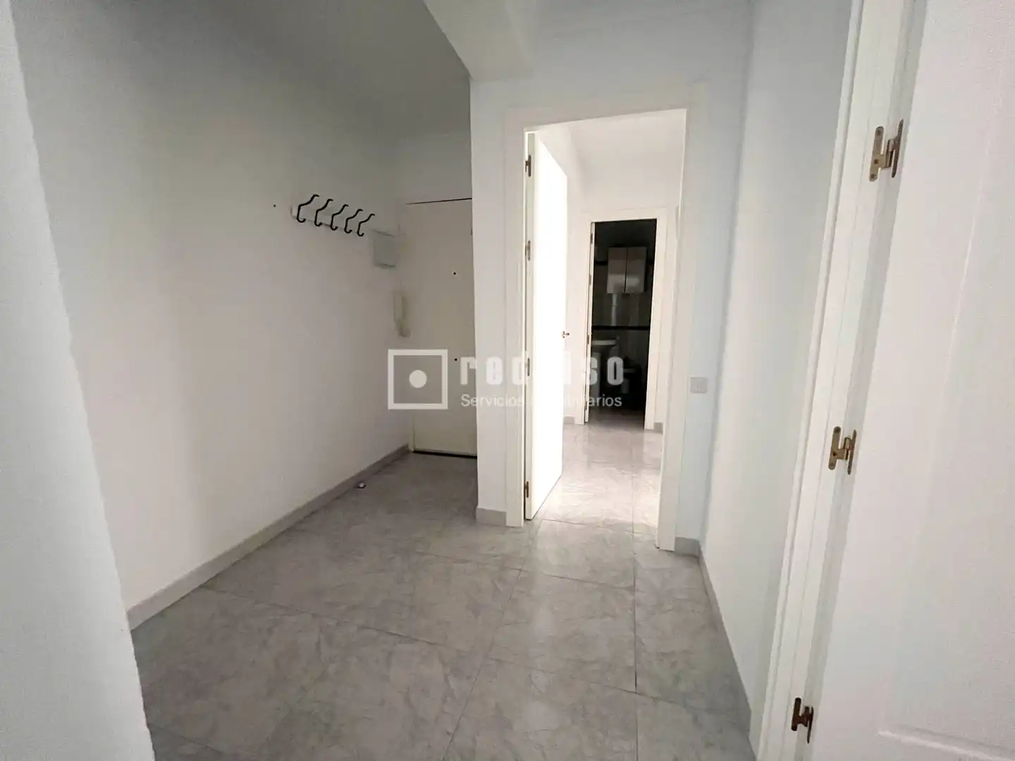 Bedroom of Flat for rent in Sevilla  with Air Conditioner and Private garden