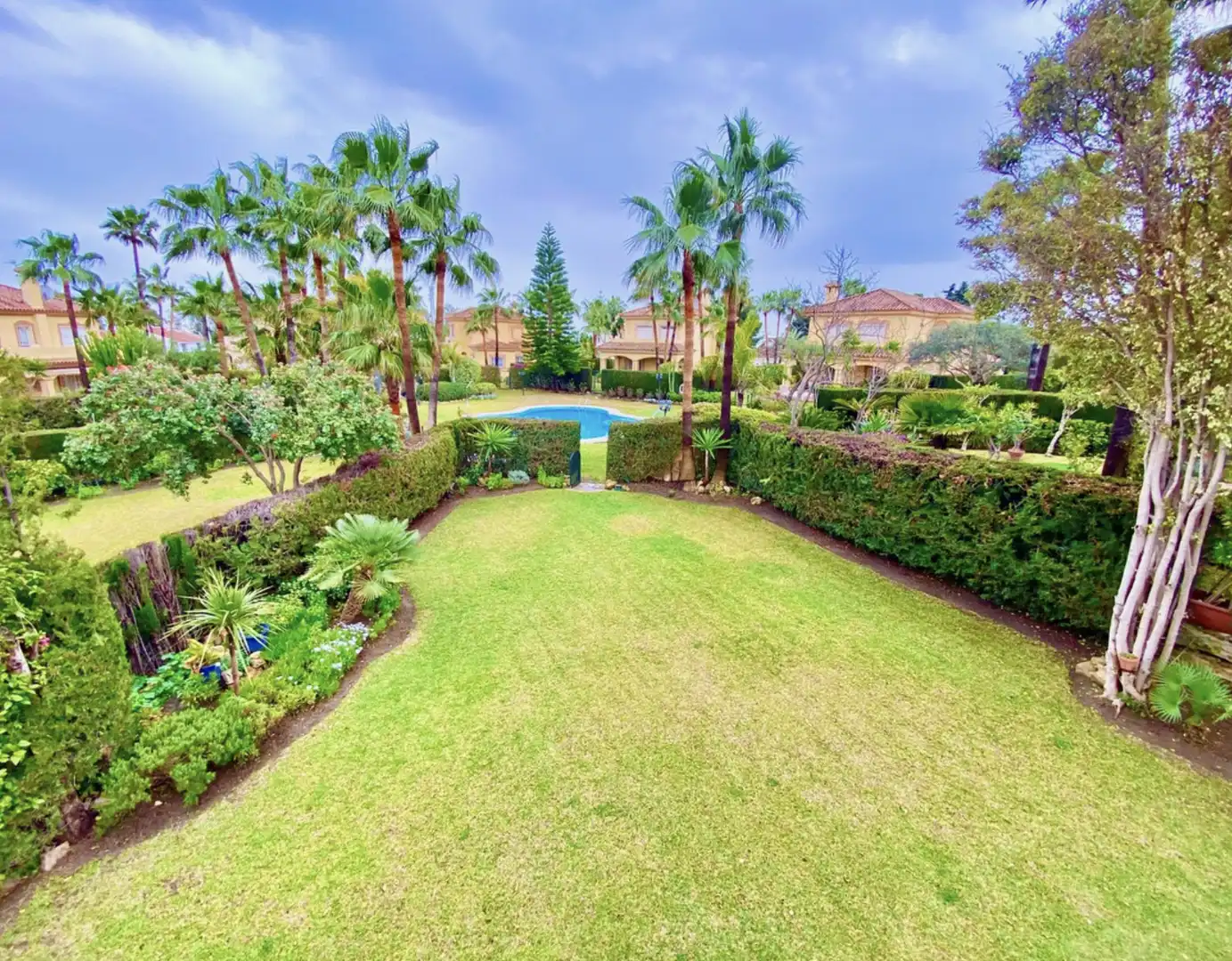 Jardí de Casa o xalet en venda en Estepona amb Aire condicionat, Calefacció i Jardí privat