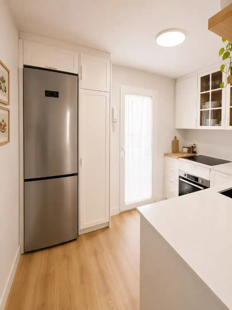 Kitchen of Houses for sale in Sevilla  with Air Conditioner, Parquet flooring and Balcony