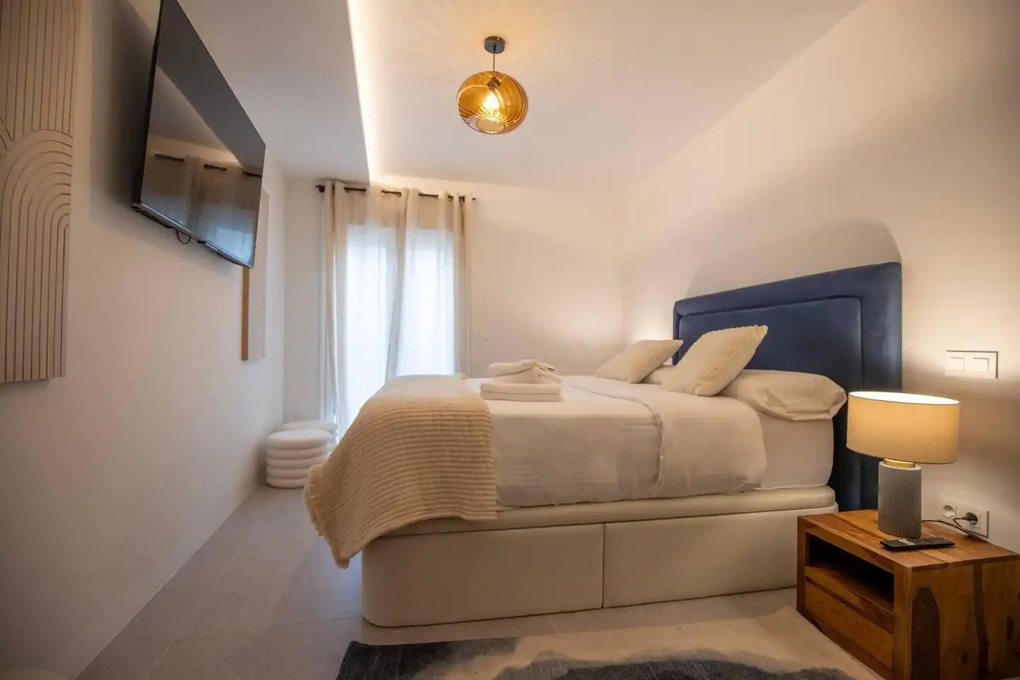 Bedroom of Apartments for rent in Cerdanyola del Vallès  with Air Conditioner and Furnished