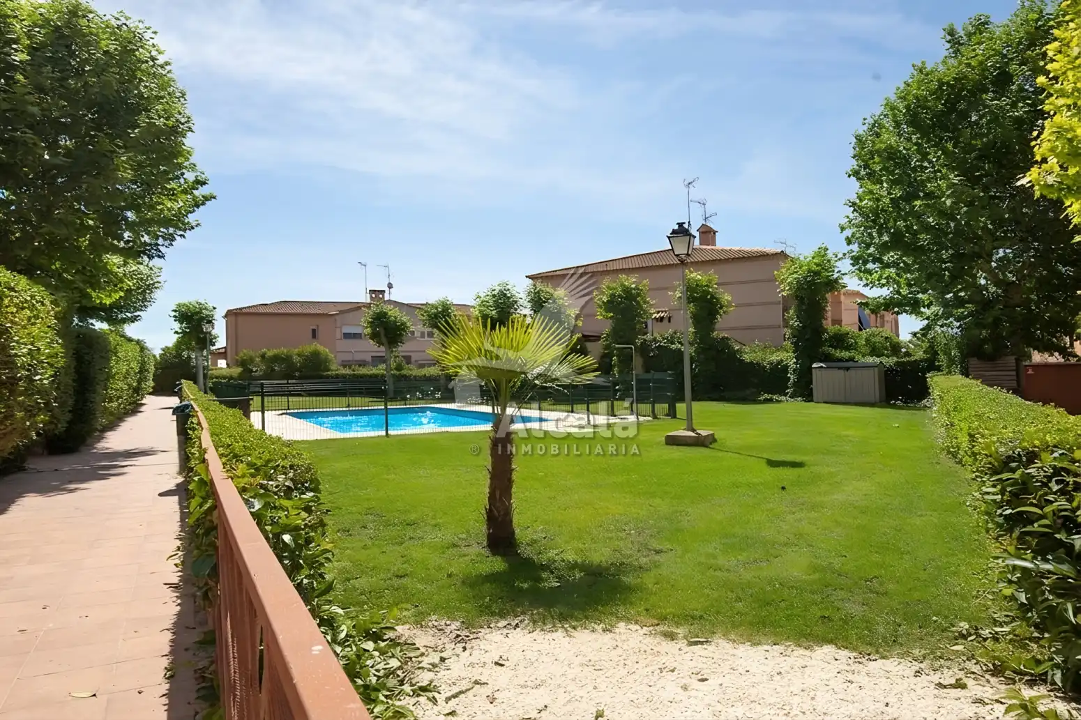 Piscina de Oficina en venta en Villamiel de Toledo con Calefacción