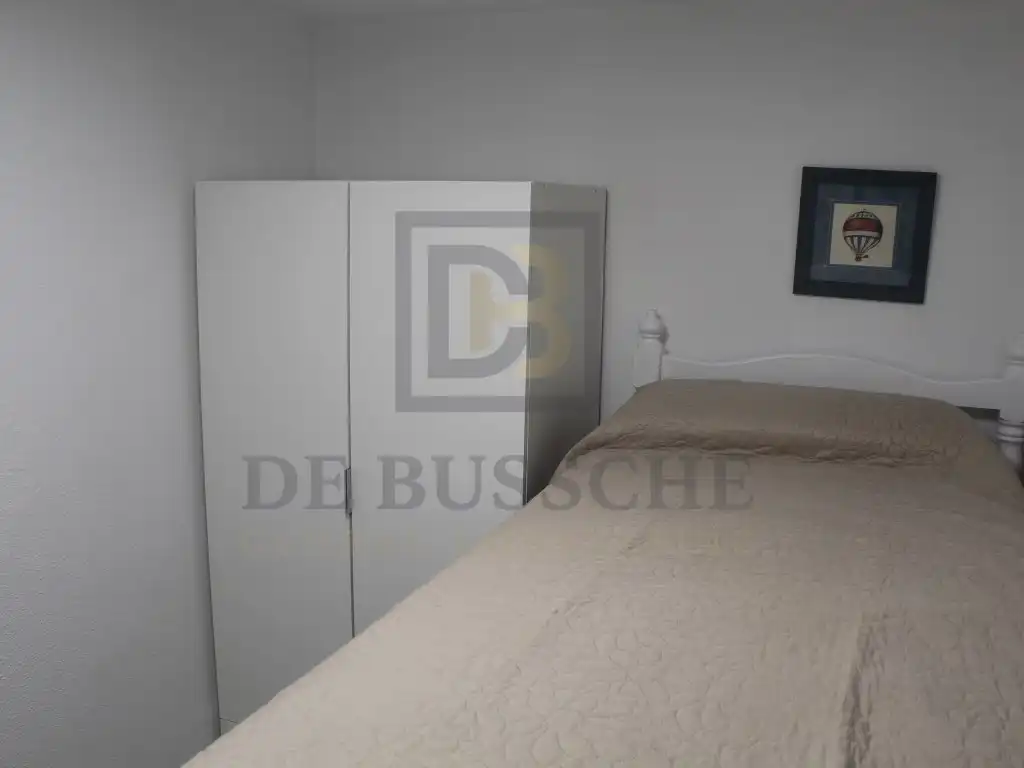 Habitación de Apartamento en venta en Pilar de la Horadada con Aire acondicionado, Piscina y Amueblado