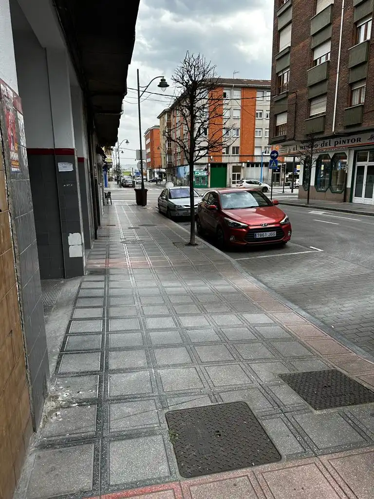 Business premises for sale in Lugones, imagen 12