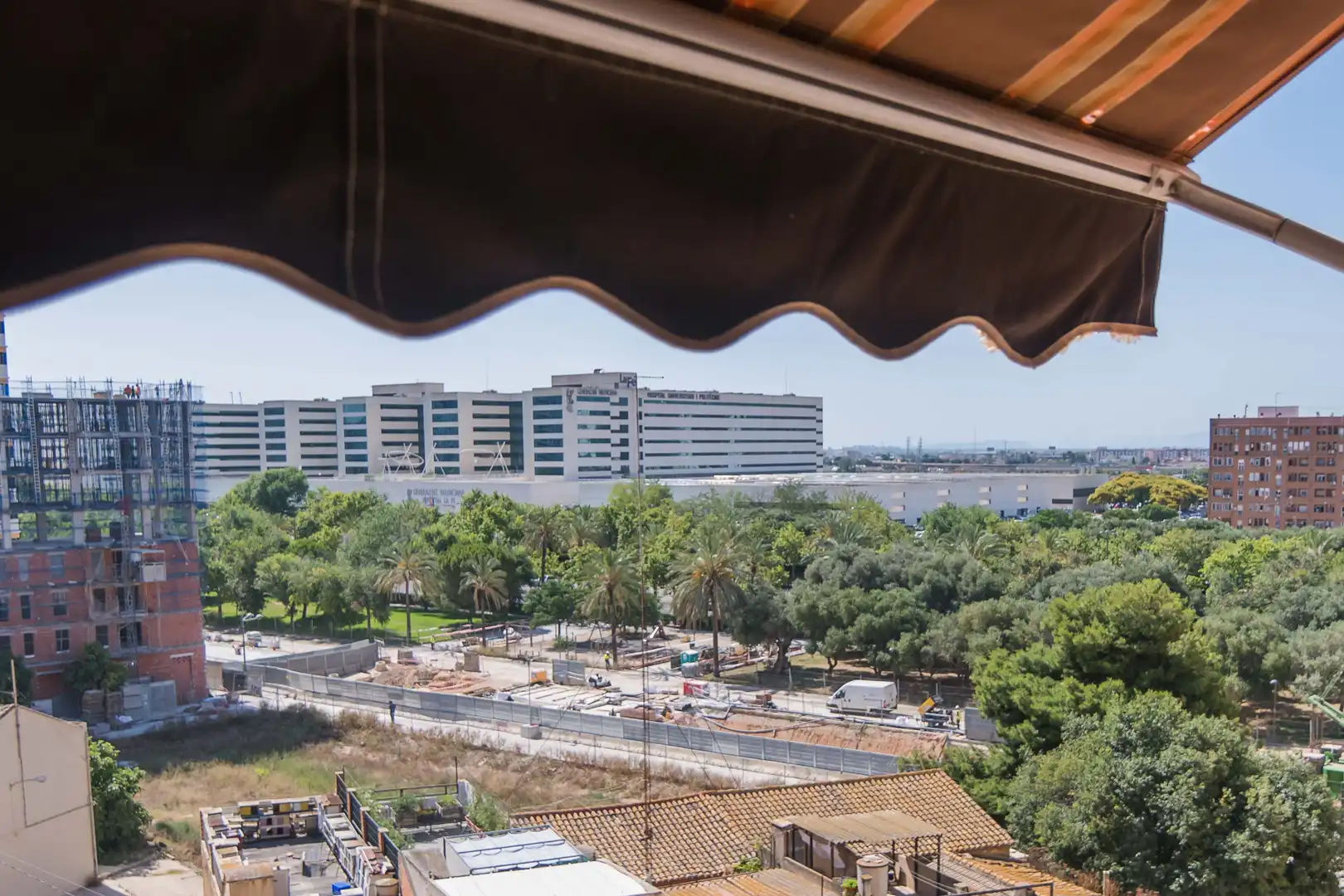 Vista exterior de Pis en venda en Valencia amb Terrassa, Moblat i Balcó