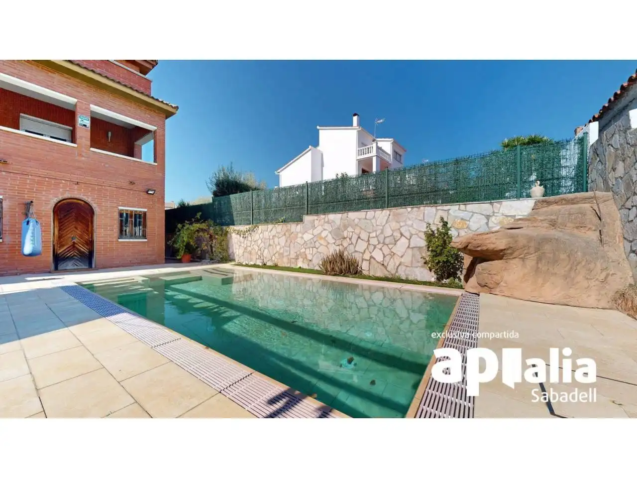 Piscina de Casa o chalet en venta en Barberà del Vallès con Aire acondicionado, Calefacción y Jardín privado
