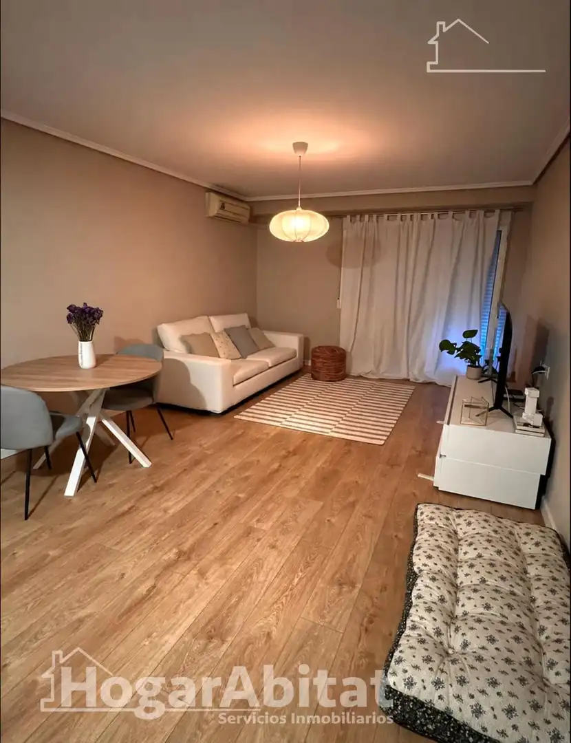 Sala de estar de Piso en venta en Paterna con Aire acondicionado y Balcón