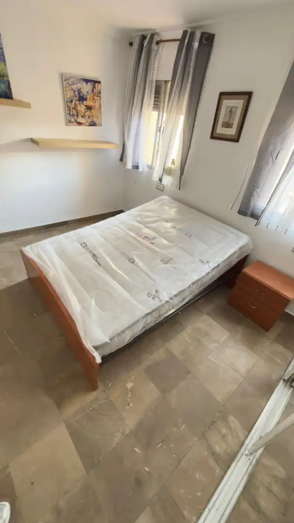 Bedroom of Flat for rent in Granada  with Air Conditioner, Furnished and Oven