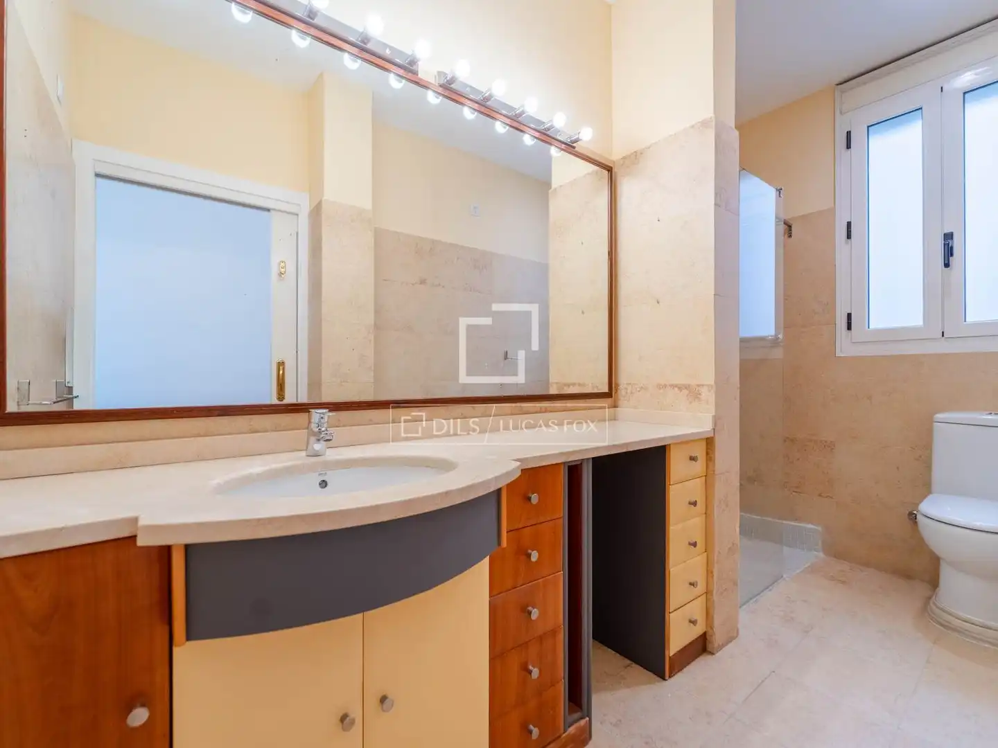 Badezimmer von Dachboden zur Miete in Valencia mit Klimaanlage, Heizung und Terrasse