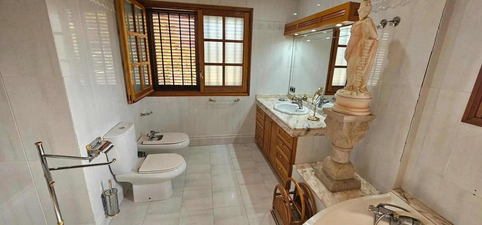 Bathroom of Houses for sale in Mataró  with Air Conditioner, Heating and Terrace