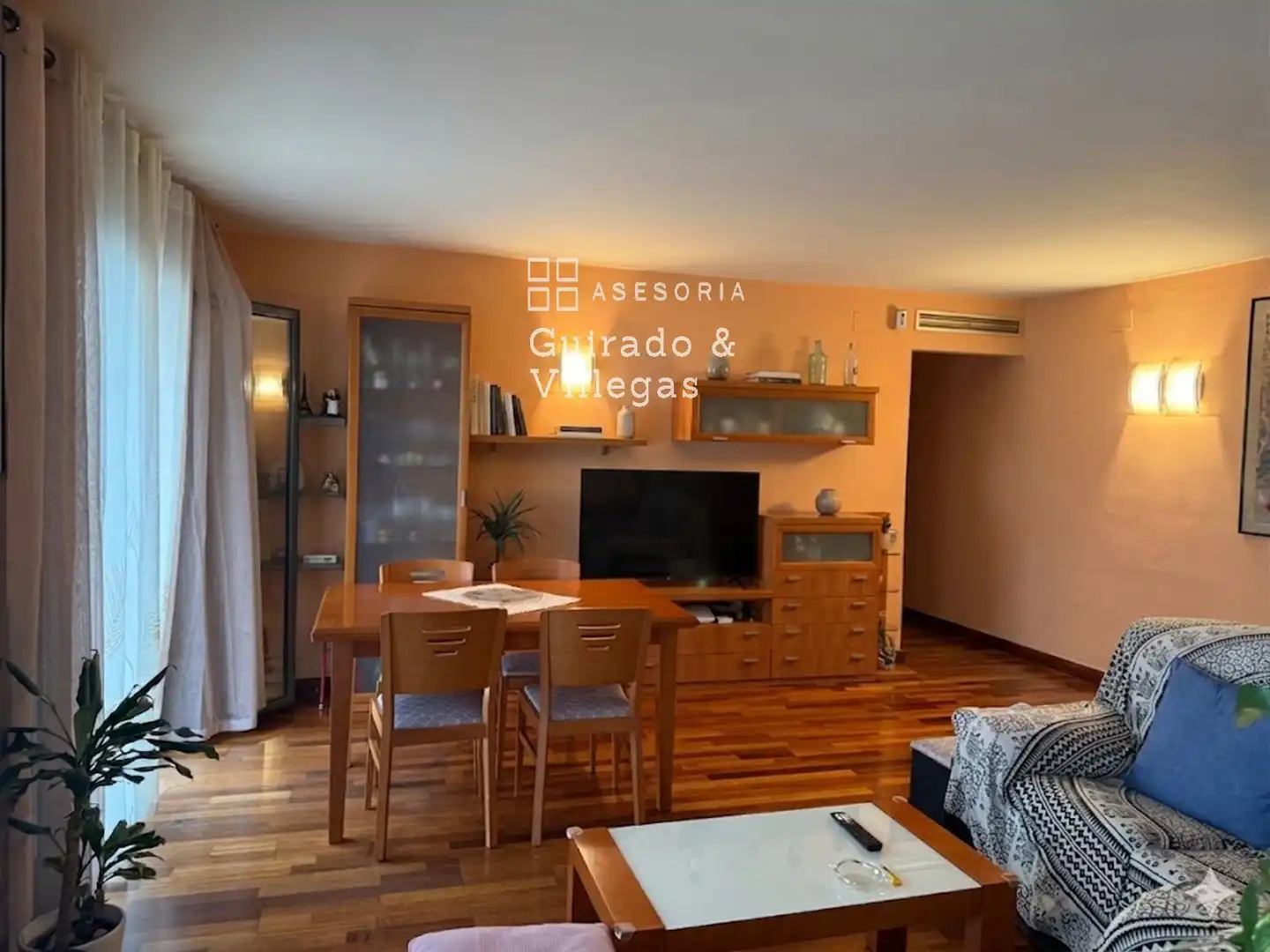 Wohnzimmer von Wohnung zum Verkauf in Barcelona mit Klimaanlage und Terrasse