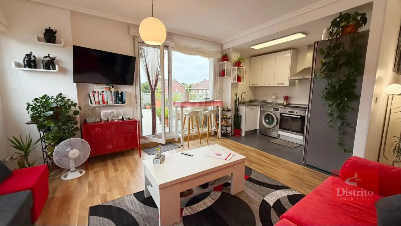 Wohnzimmer von Dachboden zum Verkauf in Miengo mit Heizung, Terrasse und Abstellraum