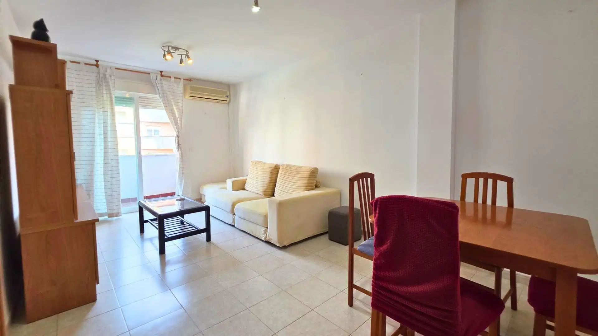 Sala de estar de Piso en venta en Vícar con Trastero, Balcón y Piscina comunitaria
