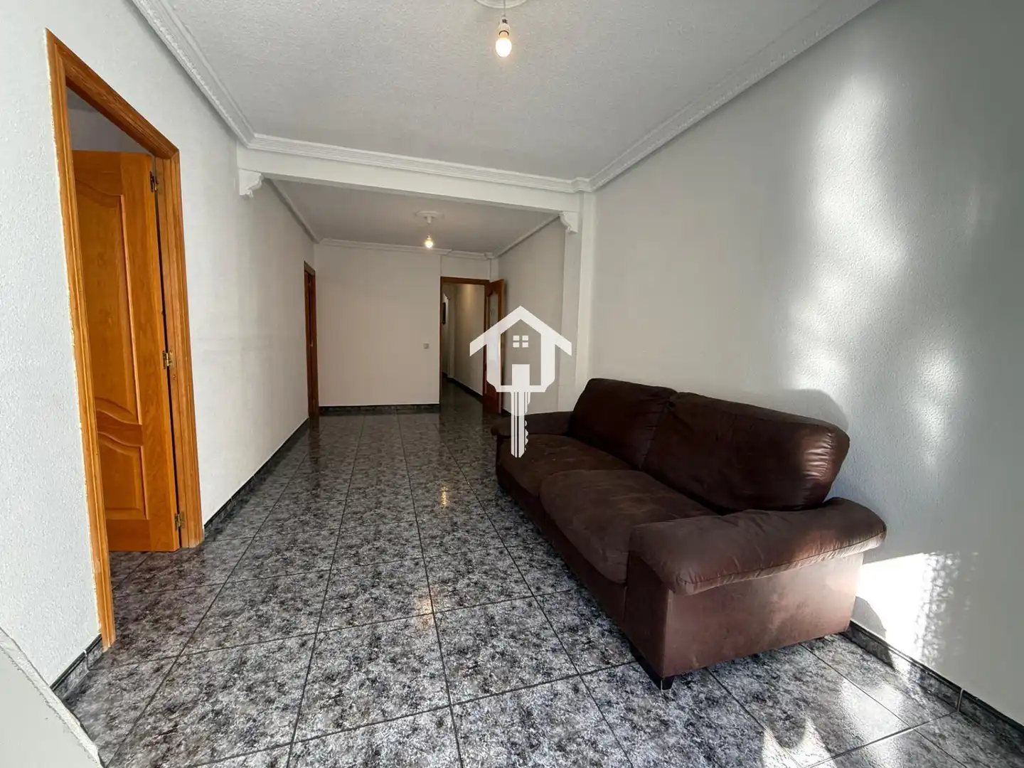 Sala d'estar de Pis en venda en Alicante / Alacant amb Moblat i Balcó