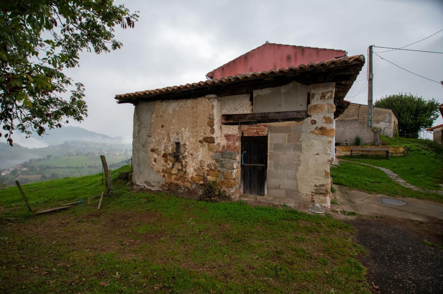 Vista exterior de Casa adosada en venda en Cabranes