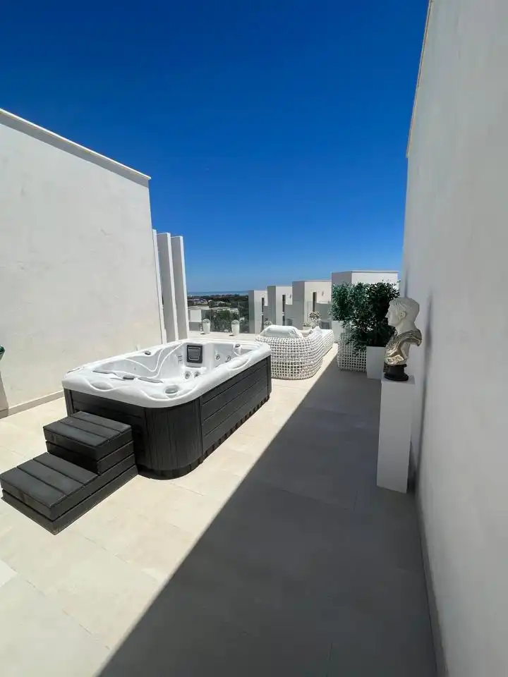 Terrassa de Casa adosada en venda en Sotogrande amb Aire condicionat, Calefacció i Jardí privat