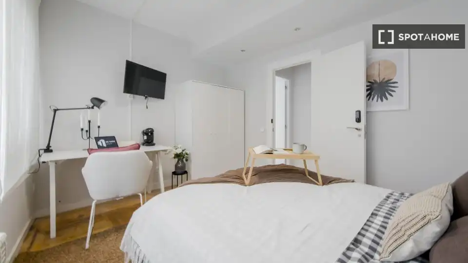 Bedroom of Flat for rent in Madrid  with Air Conditioner, Heating and Furnished