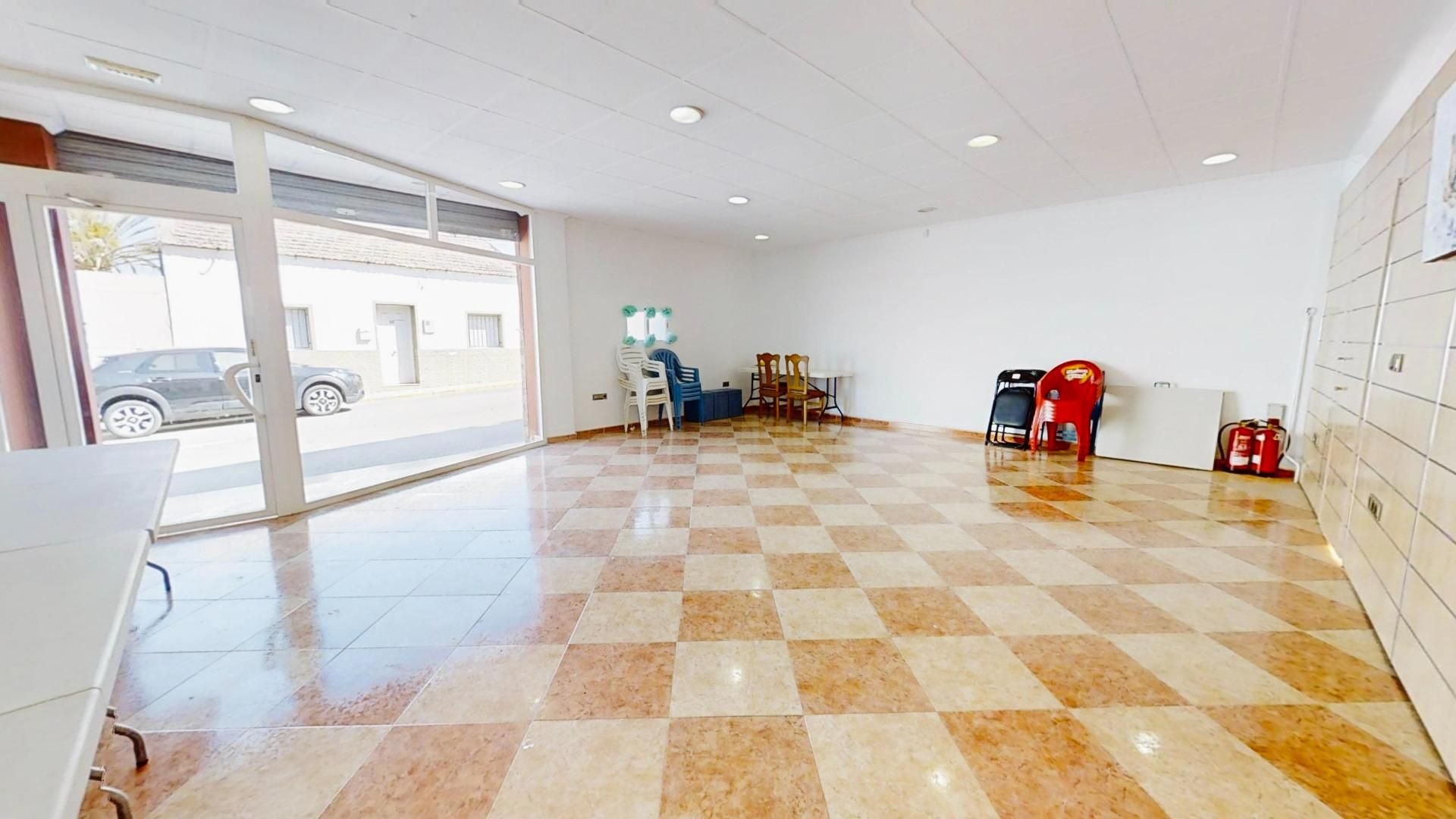 Premises for sale in Benijófar  with Furnished