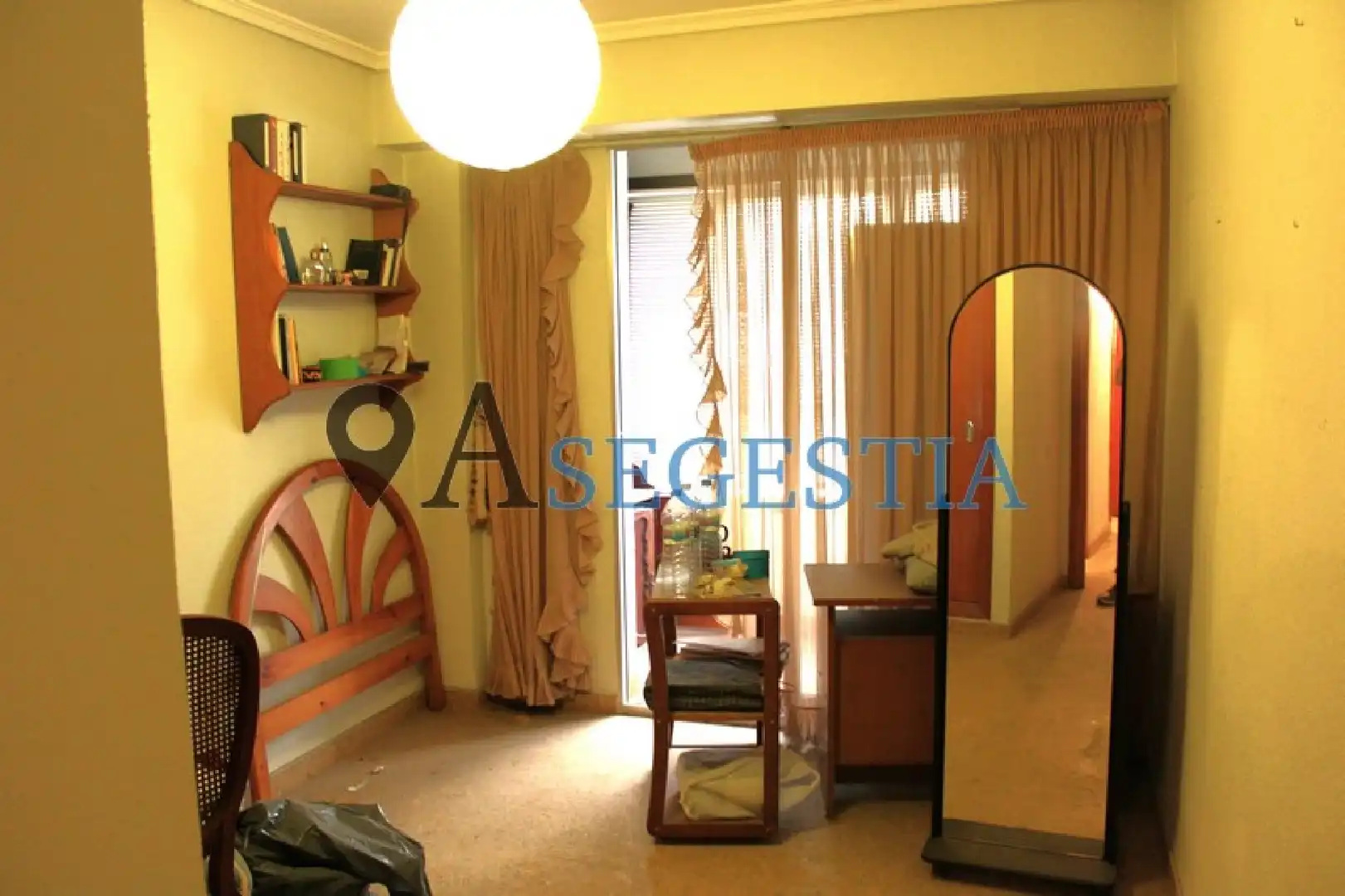Flat for sale in Hospital - Plaza del Real