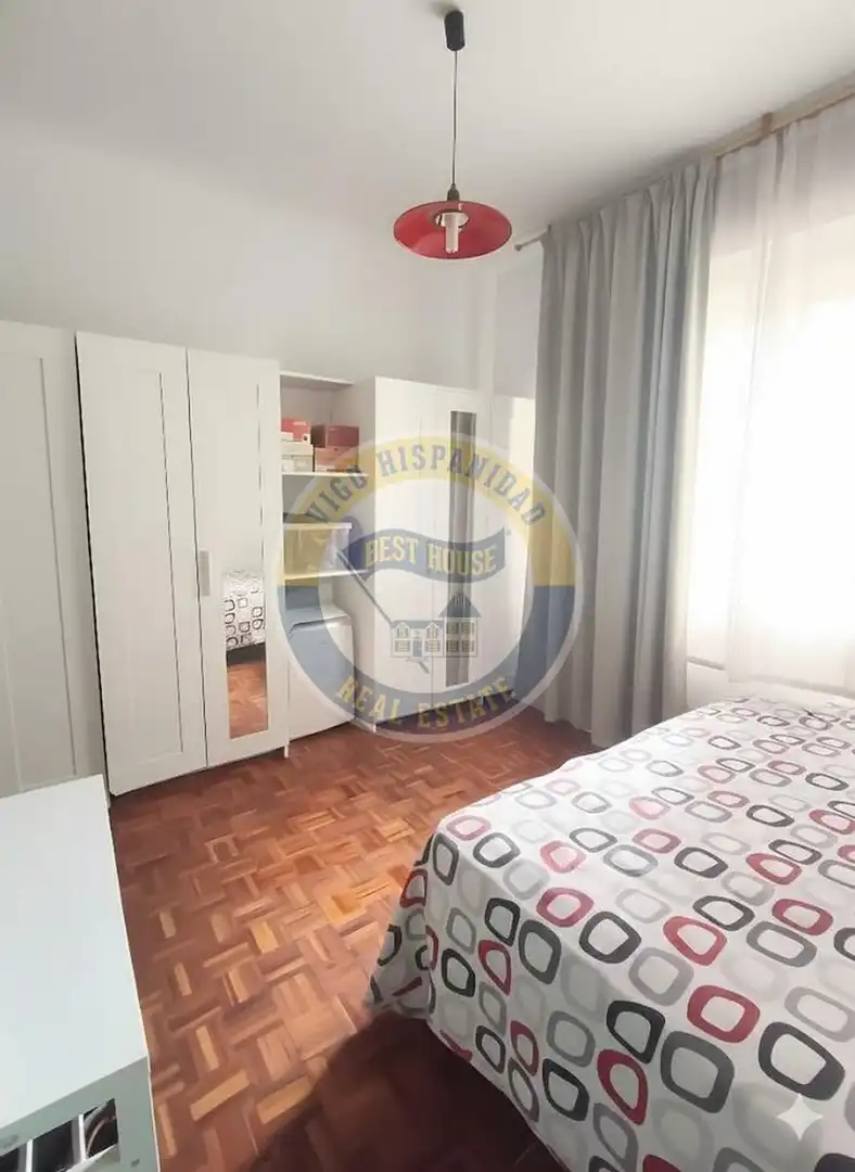 Dormitori de Casa o xalet en venda en Vigo  amb Terrassa i Moblat