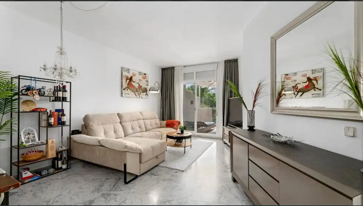 Apartamento con piscina en venta en Milla de Oro, imagen 4
