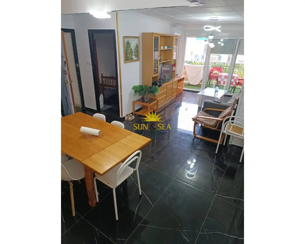 Menjador de Apartament de lloguer en Torrevieja amb Aire condicionat, Calefacció i Moblat