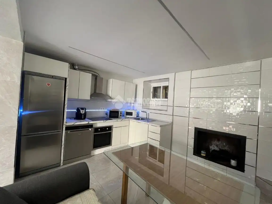 Casa aparellada en venda a Pinos Puente, imagen 3