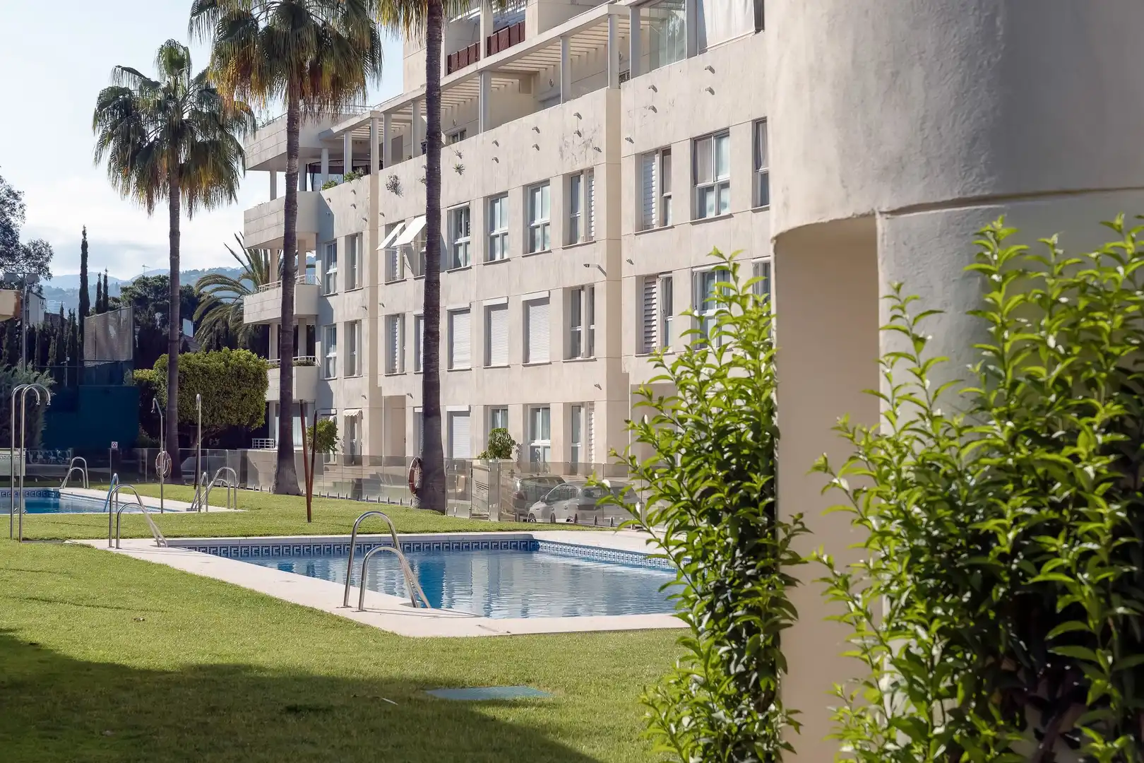 Vista exterior de Planta baja en venta en Marbella con Aire acondicionado, Calefacción y Jardín privado