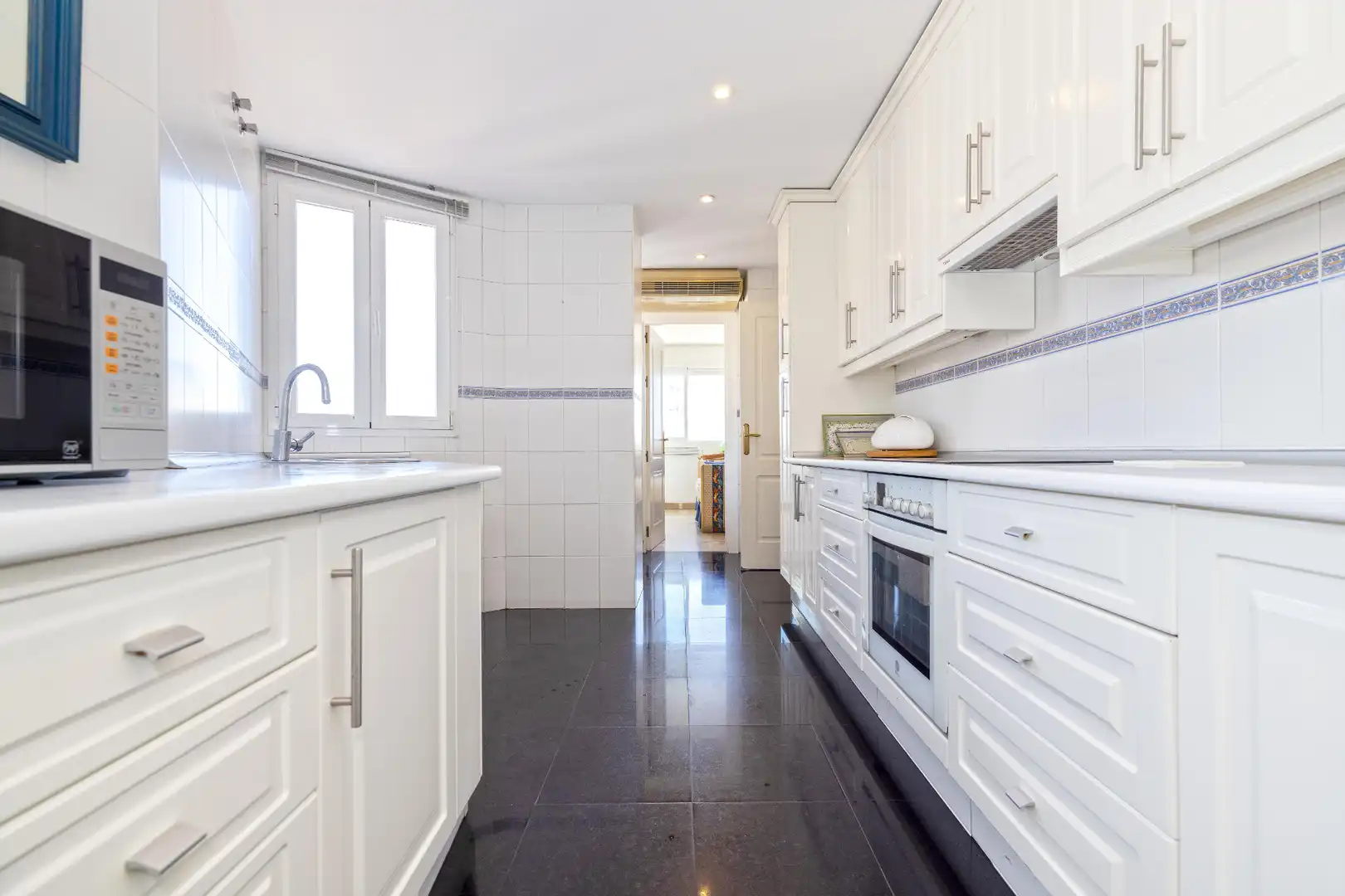 Cocina de Ático en venta en Marbella con Aire acondicionado, Calefacción y Terraza