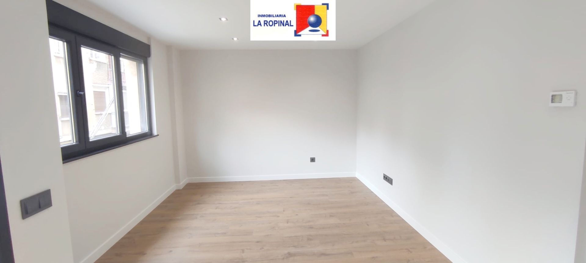 Bedroom of Flat for sale in Salamanca Capital  with Heating, Parquet flooring and Balcony