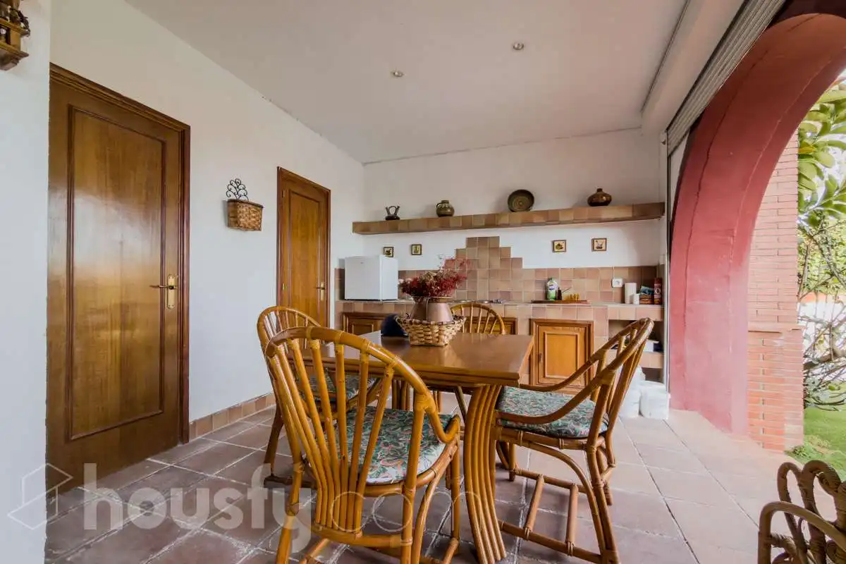 Cuina de Casa o xalet en venda en Barcelona amb Aire condicionat, Calefacció i Jardí privat