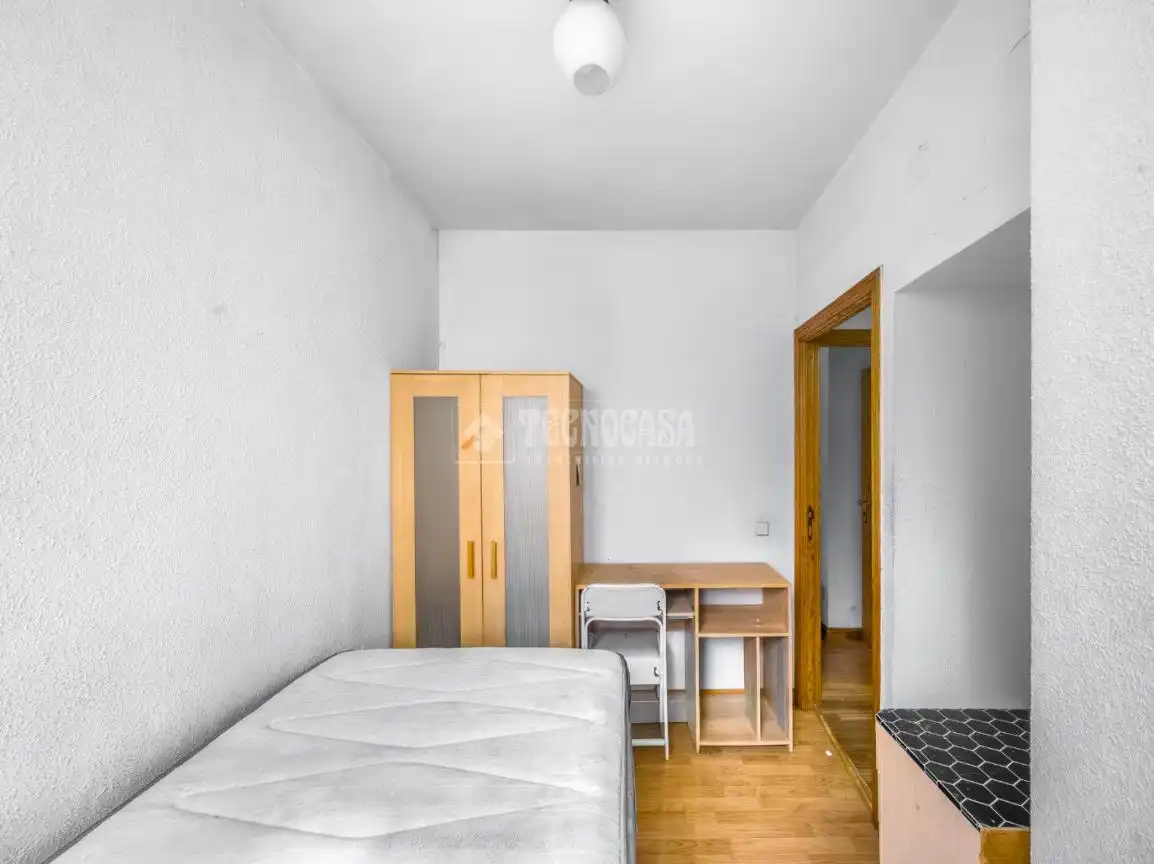 Habitación de Piso en venta en Madrid con Terraza