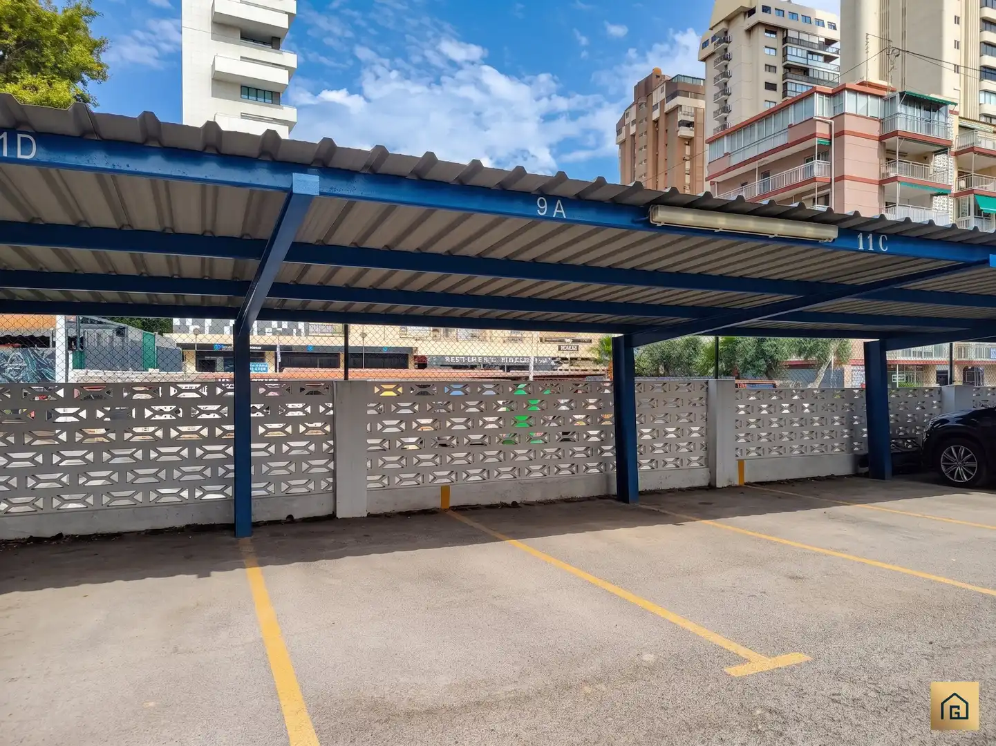 Parking de Piso en venta en Benidorm con Terraza, Amueblado y Alarma