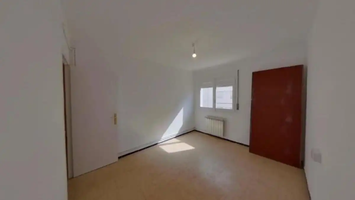 Dormitori de Apartament en venda en Girona amb Balcó