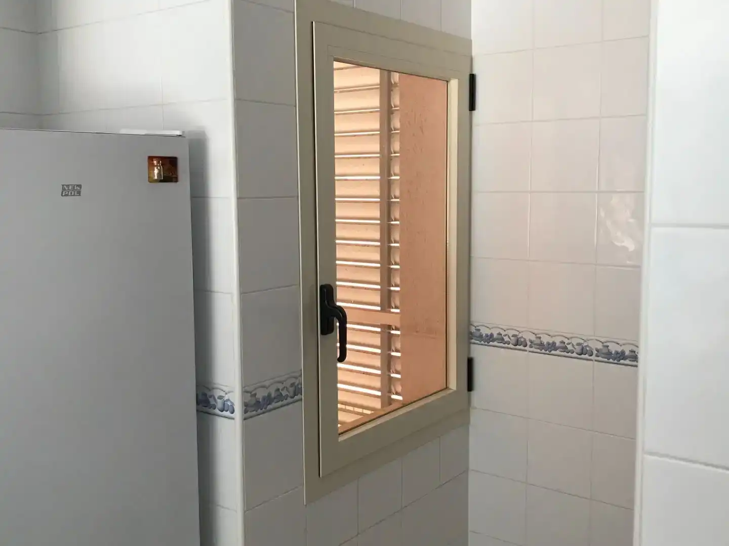 Bany de Apartament en venda en Rota amb Piscina i Balcó