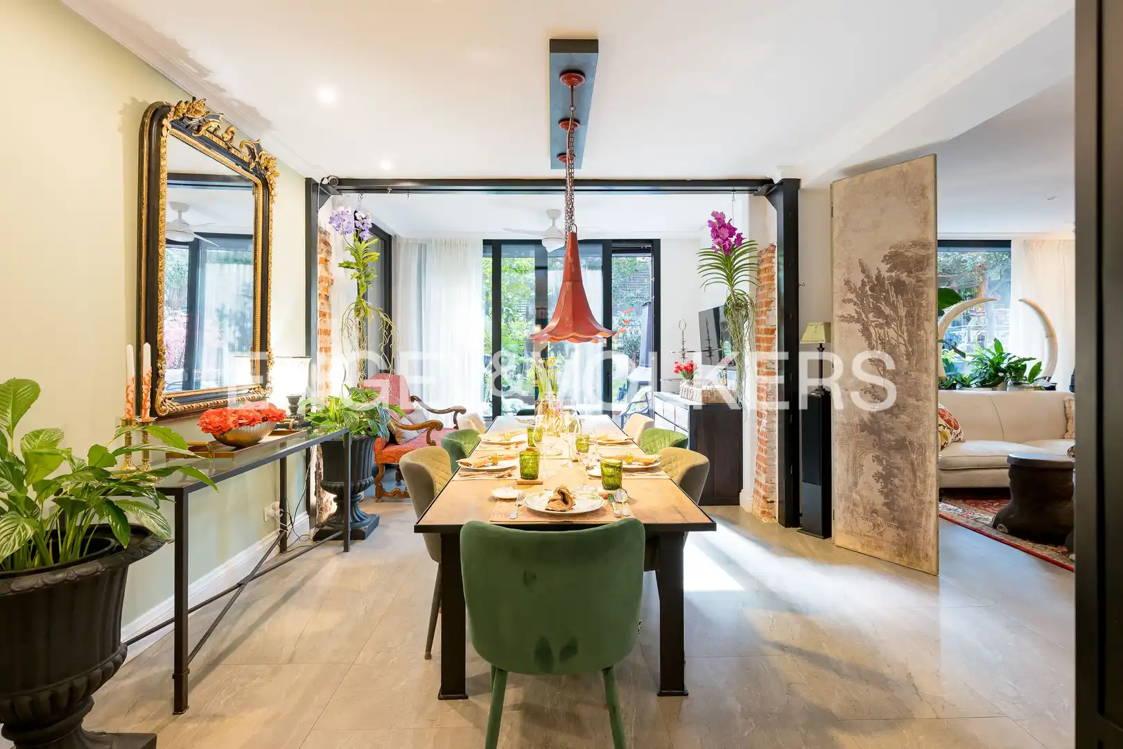 Exterior view of Houses for sale in  Madrid Capital  with Air Conditioner, Heating and Private garden