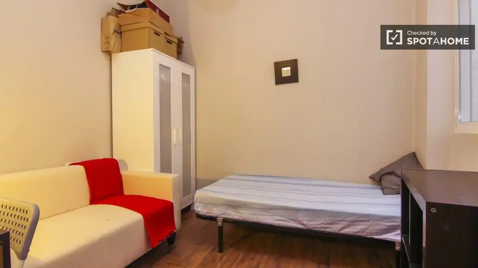 Habitación de Piso para compartir en Valencia con Aire acondicionado, Calefacción y Amueblado
