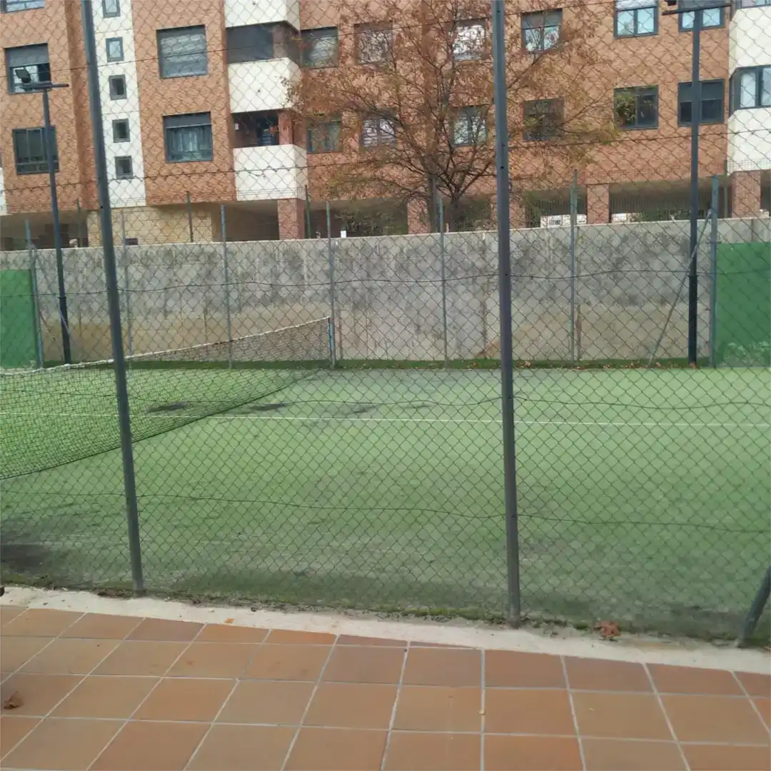 Aparcament de Pis de lloguer en Ávila amb Jardí privat, Parquet i Piscina