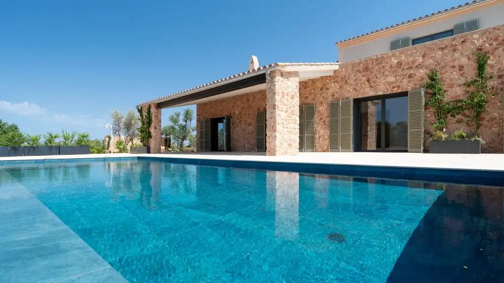 Country house with garden for sale in Llucmajor pueblo