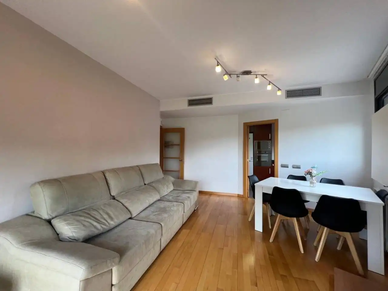 Sala de estar de Piso en venta en Terrassa con Aire acondicionado, Calefacción y Parquet